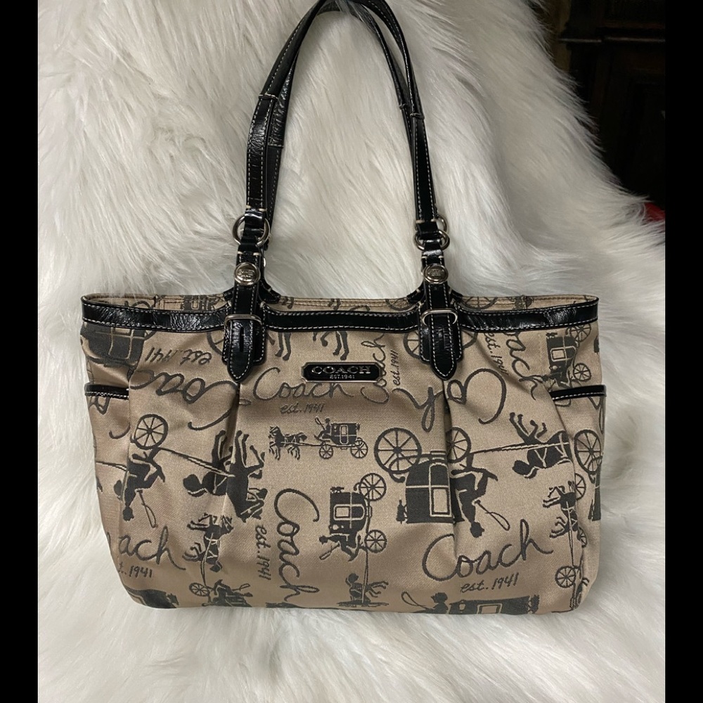 Coach Carriage Purse/tote bag